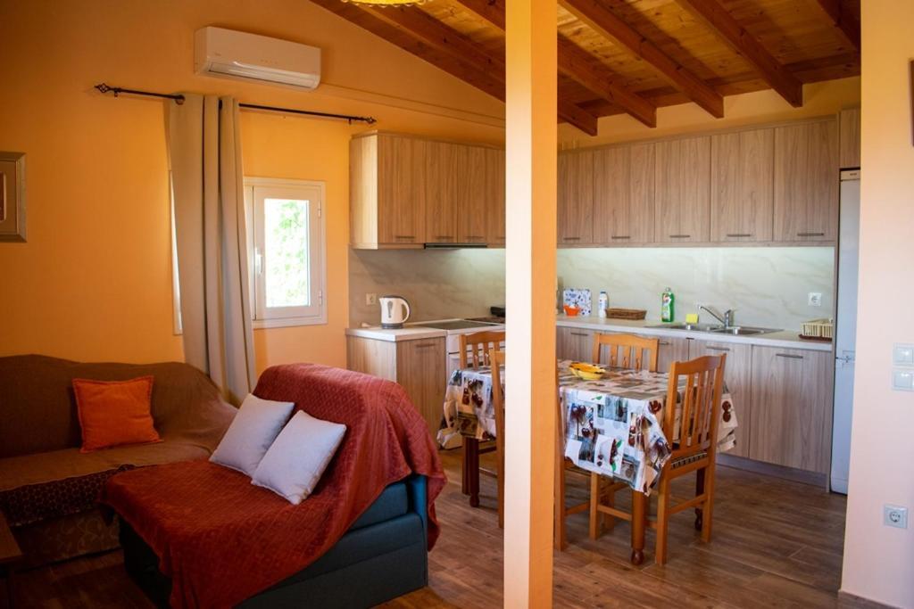 Takis & Eirini Family Apartments Perama  Eksteriør bilde
